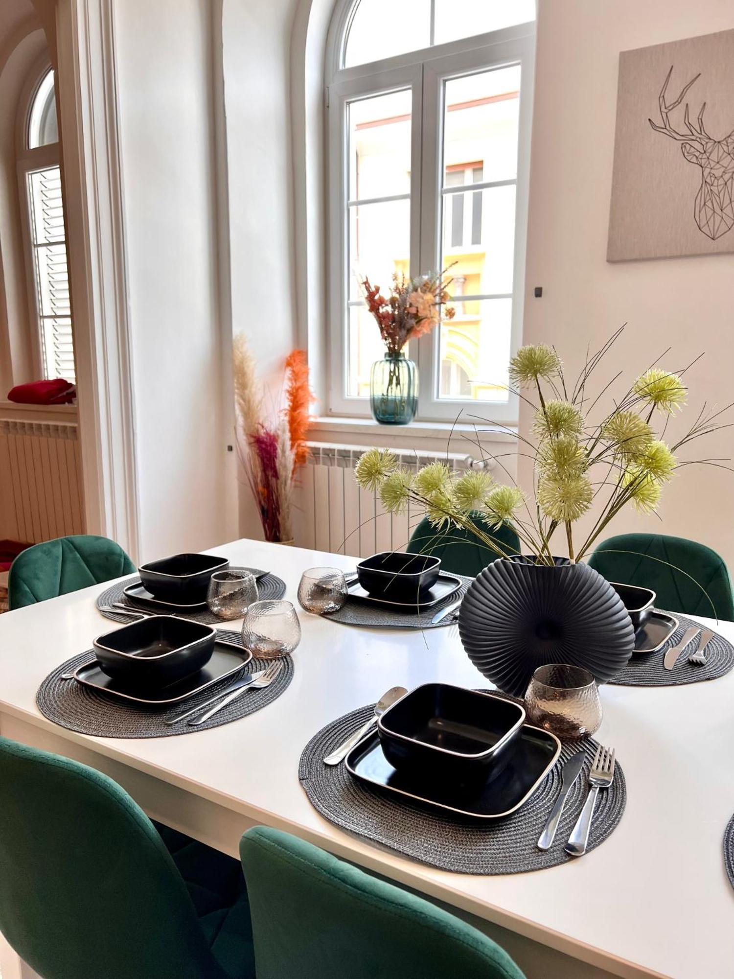 Suite Mitteleuropa Private Parking Trieste Eksteriør bilde